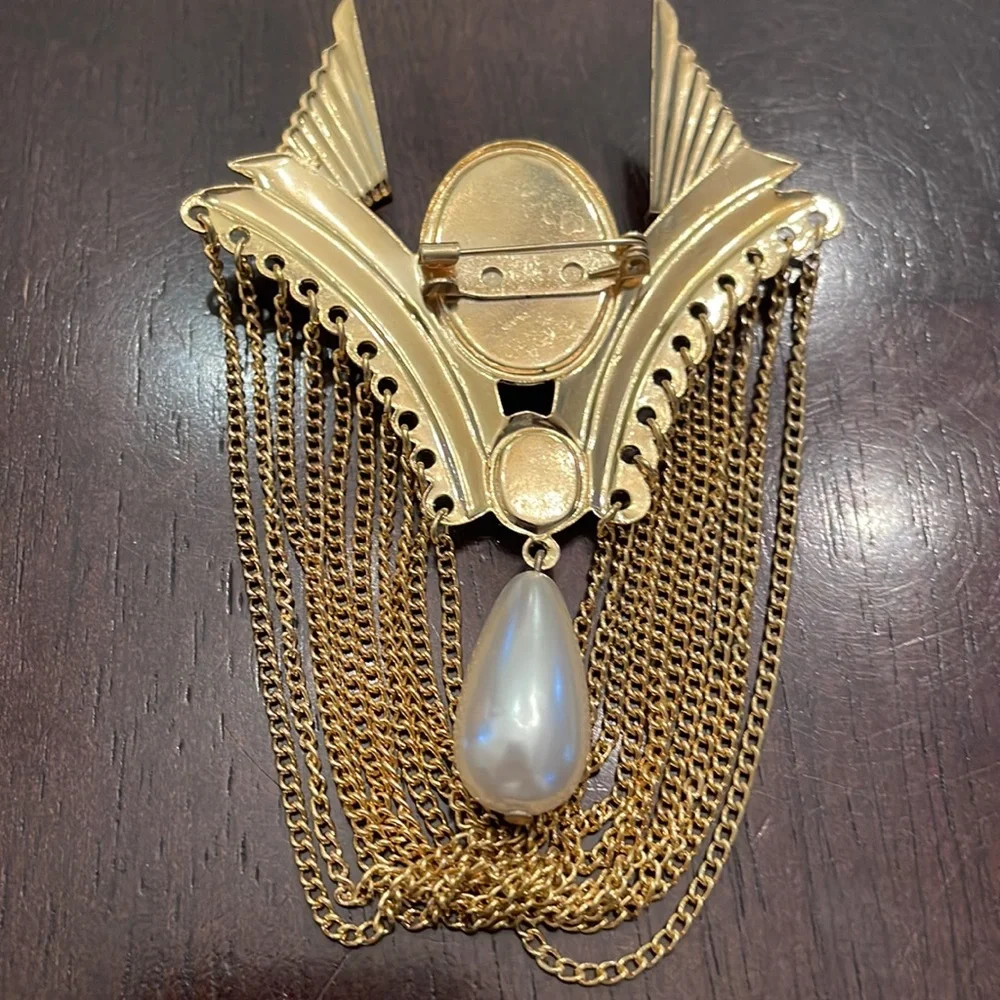Vintage Art Deco Black and Chain Mesh Brooch. - Picture 2 of 2